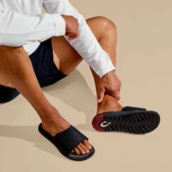 OluKai ‘Awiki ‘Olu - Black / HLA -Olukai Shoes 10522 40HL 102 M AWIKI OLU BlackHLA 932e0ea2 2013 47ad b163 b28a3b98542d