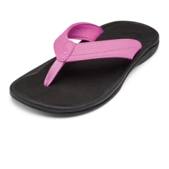 OluKai ‘Ohana - Dragon Fruit / Black 9 OluKai ‘Ohana - Dragon Fruit / Black -Olukai Shoes 20110 DU40 AMZ W Ohana DragonFruitBlk