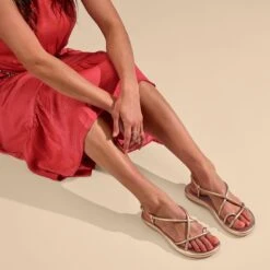 OluKai Waiau - Bubbly 12 OluKai Waiau - Bubbly -Olukai Shoes 20426 FAFA 102 W WAIAU BubblyBubbly 43926883 2a3e 4227 b156 1c76f469e18c