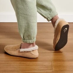 OluKai Ku‘una - Golden Sand 11 OluKai Ku‘una - Golden Sand -Olukai Shoes 20428 GSGS 102 W Ku una GldsGlds Web Opt