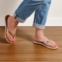 OluKai Honu - Pink Copper / Sahara -Olukai Shoes 20436 6FFM 102 W Honu PcopSah Web Opt