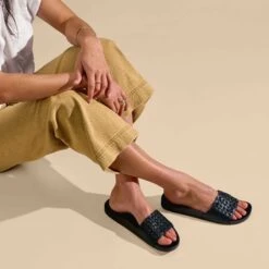 OluKai Kāmola - Black 13 OluKai Kāmola - Black -Olukai Shoes 20497 4040 102 W KAMOLA BlackBlack 5d664611 3602 4bd6 a31c a8fb1110e99d