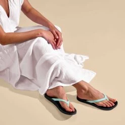 OluKai Puawe - Sea Glass / Black 14 OluKai Puawe - Sea Glass / Black -Olukai Shoes 20498 1V40 102 W PUAWE SeaGlassBlack