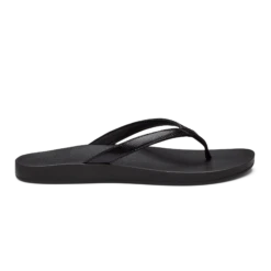 OluKai Puawe - Black