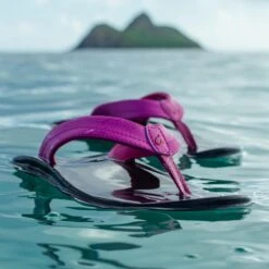 OluKai ‘Ohana - Orchid Flower / Black -Olukai Shoes Ohana OrchidFlower galleryimage 04