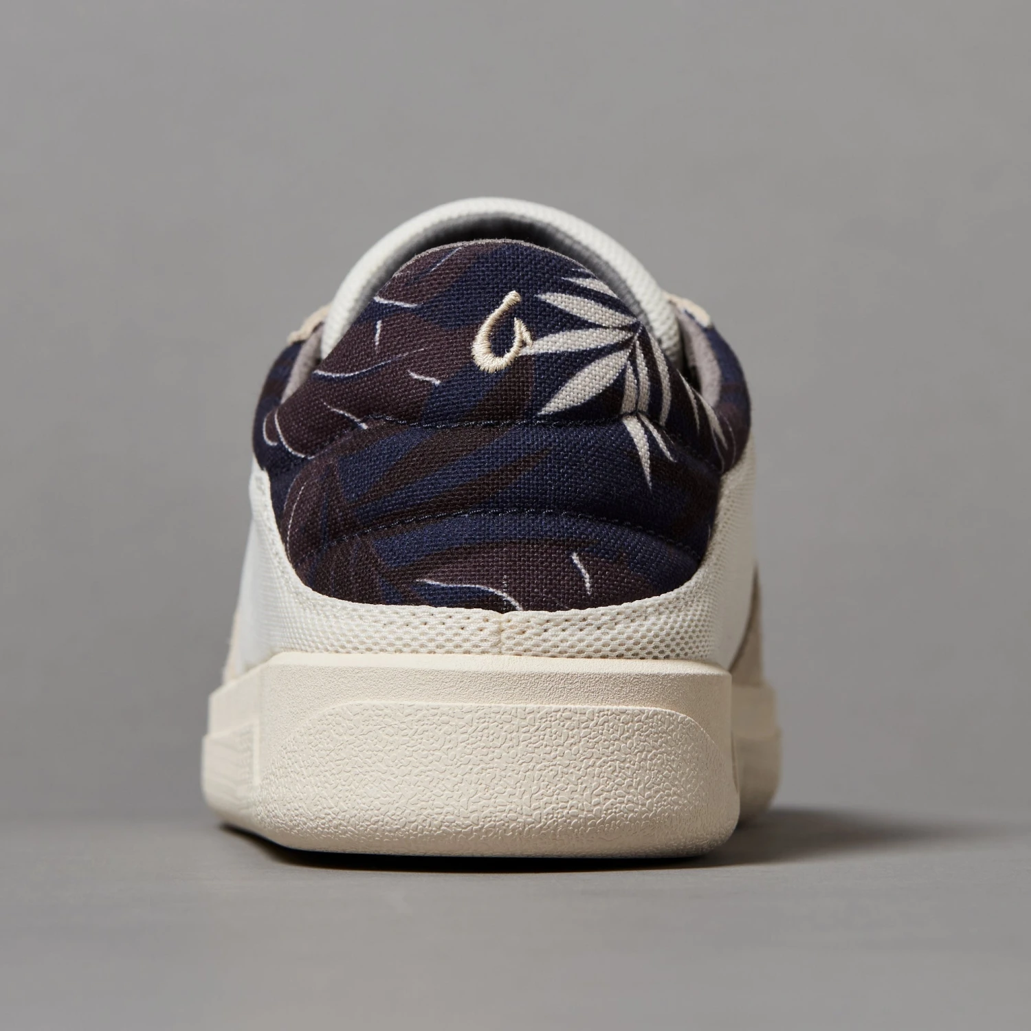 OluKai Pūnini - Off White / Aloha 11 OluKai Pūnini - Off White / Aloha - Image 9